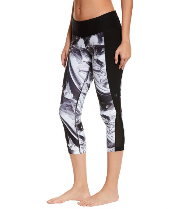 MPG Women s Spark Vitalize 2.0 Print Capri Fitness Tight For Discount - Image 2